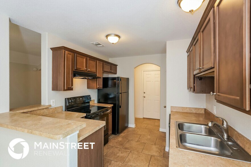 Building Photo - 8108 Raleigh Dr