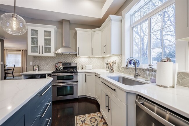 Building Photo - 230 San Gabriel Dr