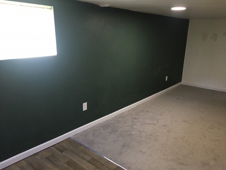 living room - 8032 SE Yamhill St