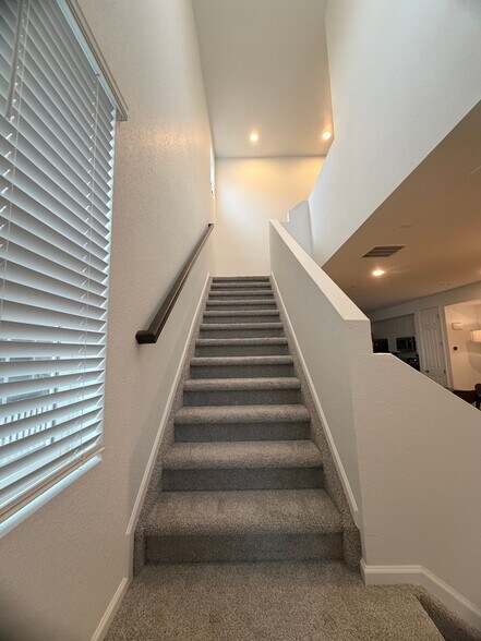 Building Photo - 2348 E Boulder St