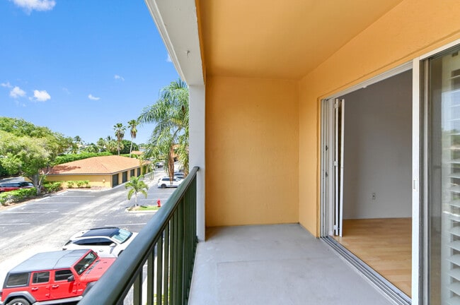 Building Photo - 140 Yacht Club Way