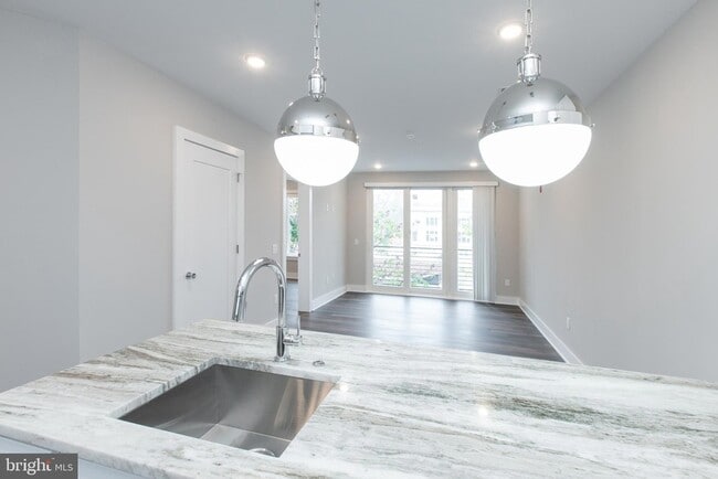 Building Photo - 45 W Haines St