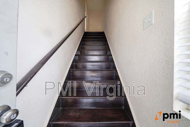 Building Photo - 324 W 36th St