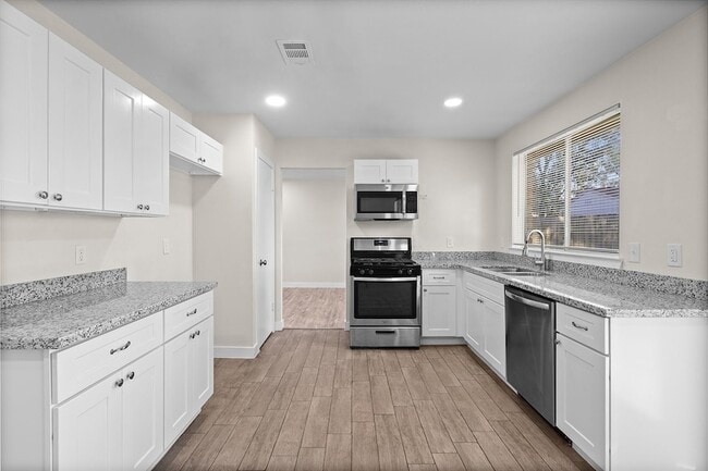 Building Photo - 5410 Forest Trails Dr