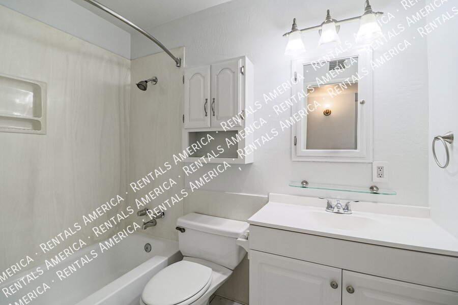 Building Photo - 1314 N 70th St