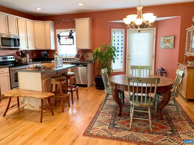 Building Photo - 112 Old Fifth Cir