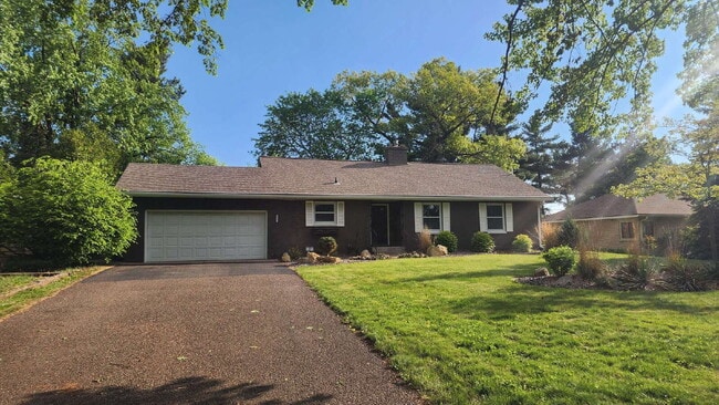 Primary Photo - Spacious 4-Bedroom Home with Bonus Office,...