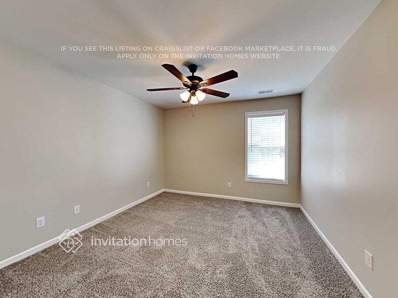 Building Photo - 711 Alberta Ct