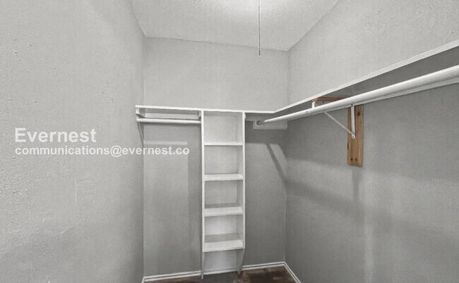 Building Photo - 4034 Cypressdale Dr