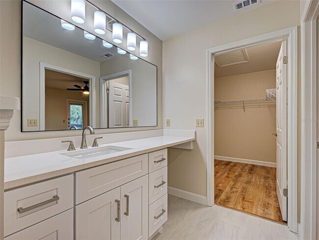 Building Photo - 4008 Crockers Lake Blvd