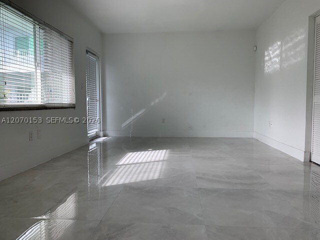 Building Photo - 7207 Bay Dr E