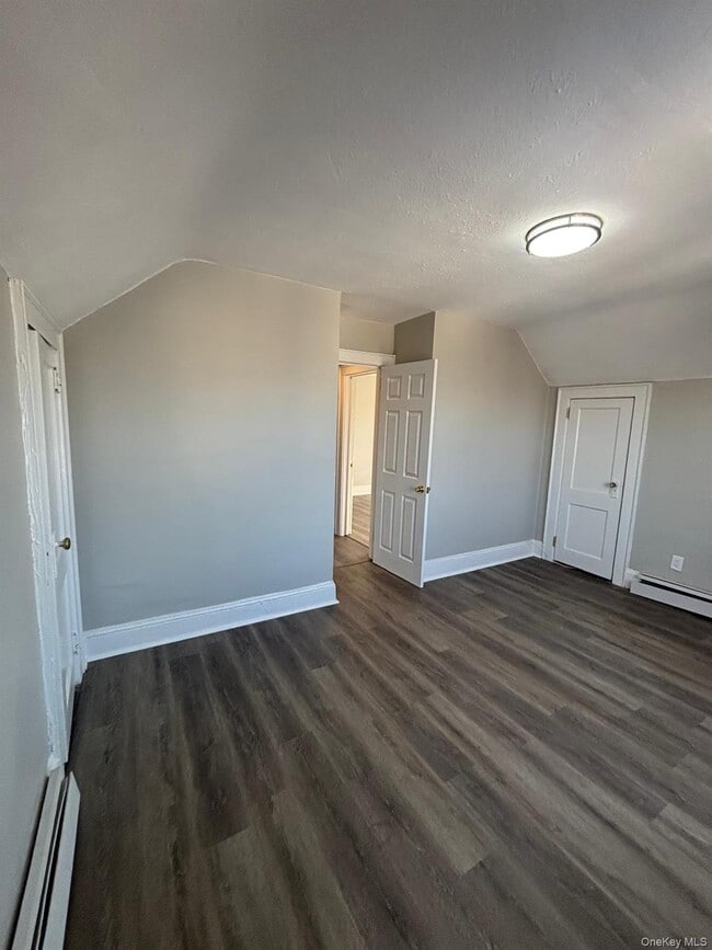 Building Photo - 127 E Chester St