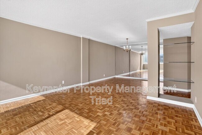 Building Photo - 1101 N Elm St