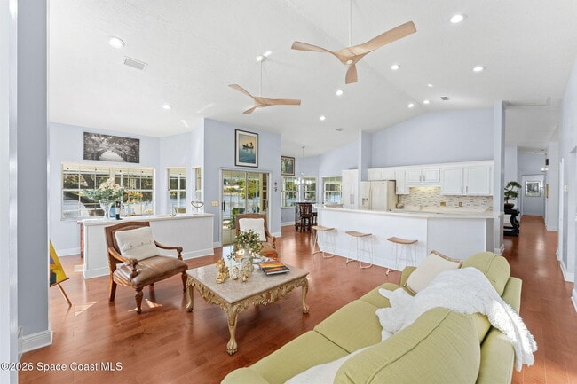 Building Photo - 662 Rossmoor Cir