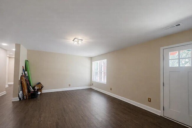 Building Photo - 108 Saybrook Rd