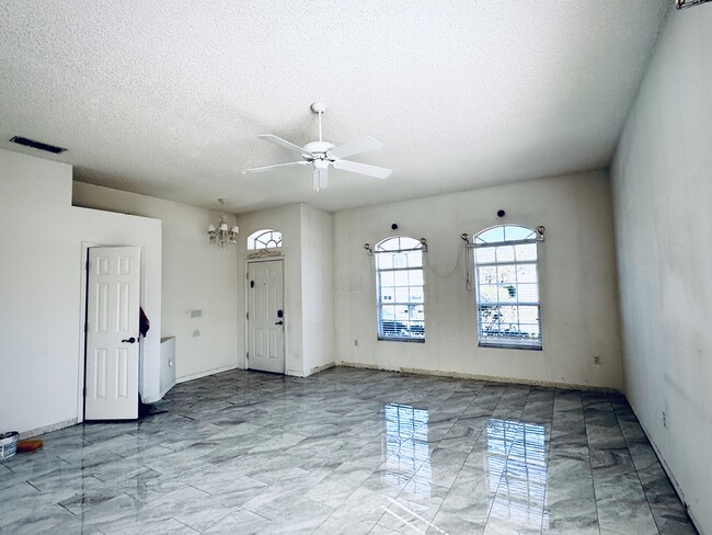 Building Photo - 149 Gala Cir