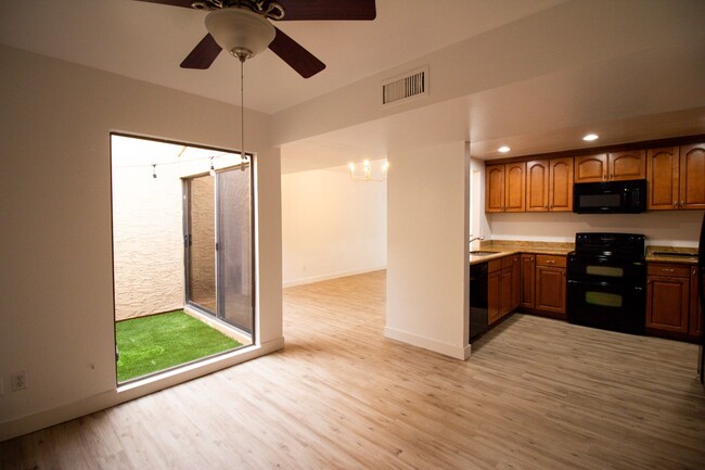 Building Photo - Scottsdale - McCormick Ranch Home - 3 Bedr...