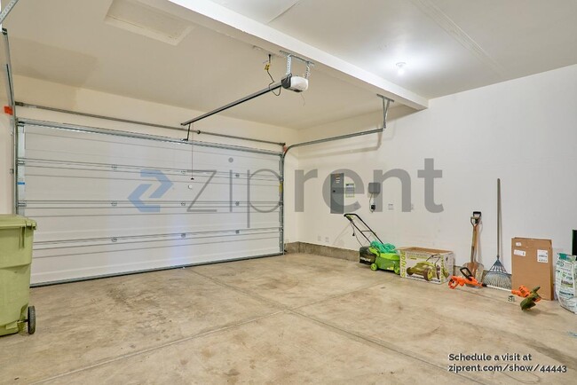 Building Photo - 31028 NW Turel Dr