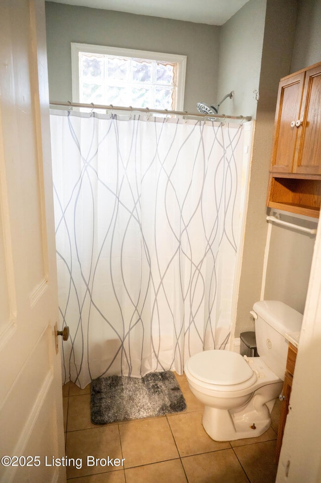 Building Photo - 1331 S Floyd St