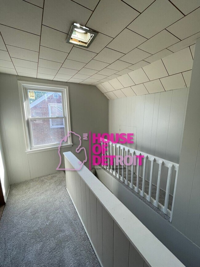 Building Photo - 3 BEDROOM | 1 BATH | FREE PRE SCREEN