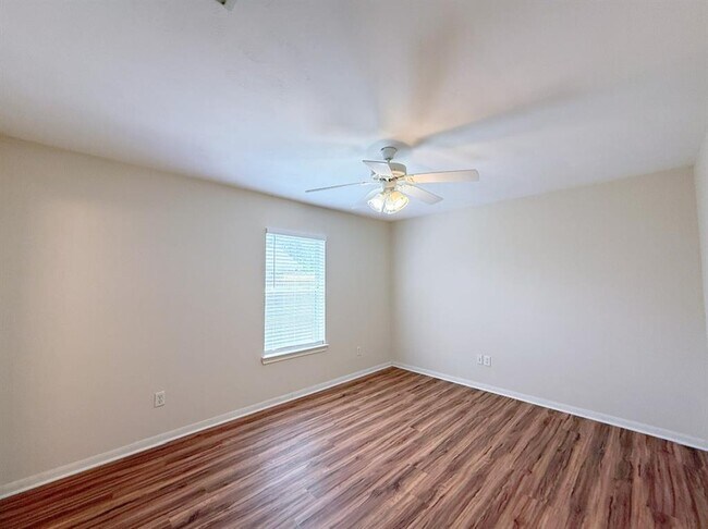 Building Photo - 5328 Tallowpine Terrace