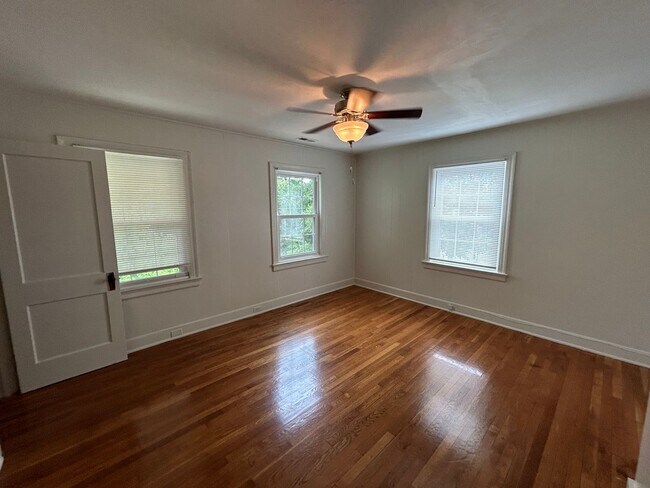 Building Photo - 1609 W Club Blvd