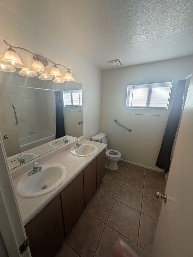 Building Photo - Rita Ranch ready for move in