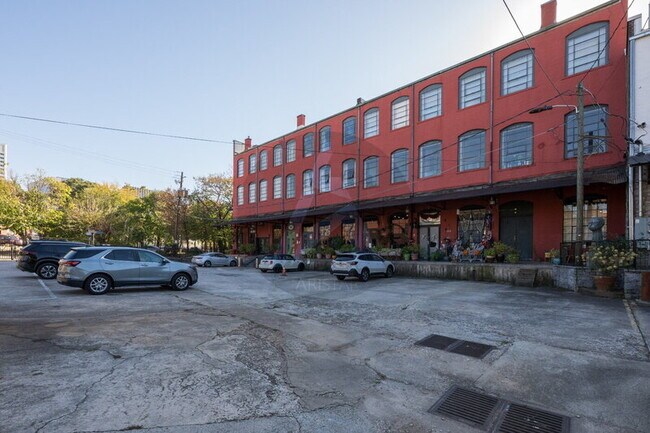 Building Photo - 161 Mangum St SW