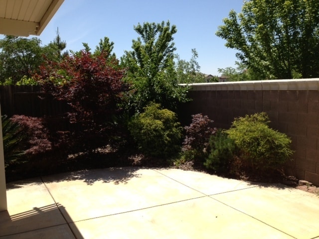 Building Photo - 4 Bed| 2.5 Bath | 2170SF | 2 Car Garage | Single Story | Tenant pays $175 monthly for WS&G