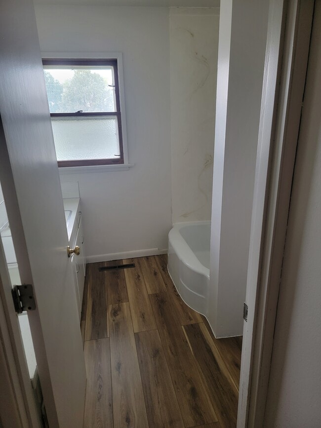 Building Photo - 1702 Edgar St