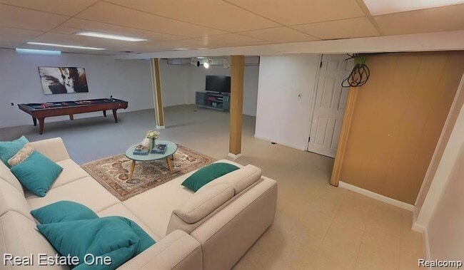 Building Photo - 43608 Lombardy Dr