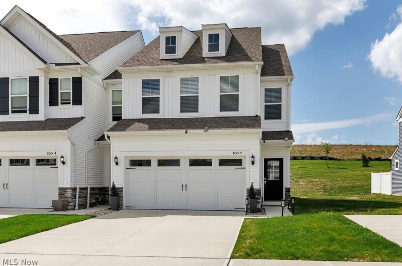Primary Photo - 855 Dipper Ln