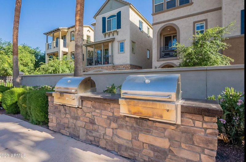 Building Photo - 2622 S Alpine Dr