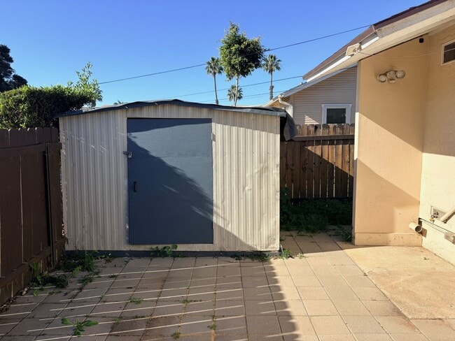 Building Photo - 582-582-582-582 McIntosh St