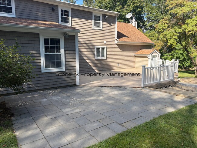 Building Photo - 27A-27B Laurel Lane