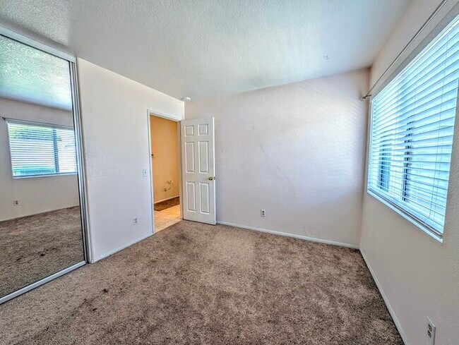 Building Photo - 7754 Fox Tail Ct