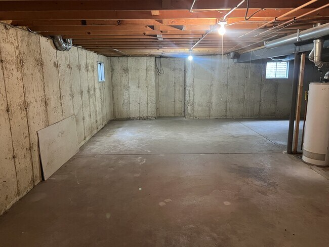 Building Photo - 437 S Orchard Dr