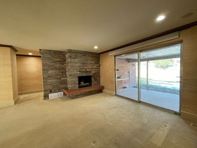 Building Photo - Gorgeous Mid-Century Modern Home Adjacent to BYU