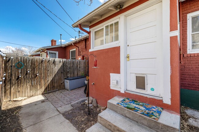 Building Photo - 2023 E 20th Ave