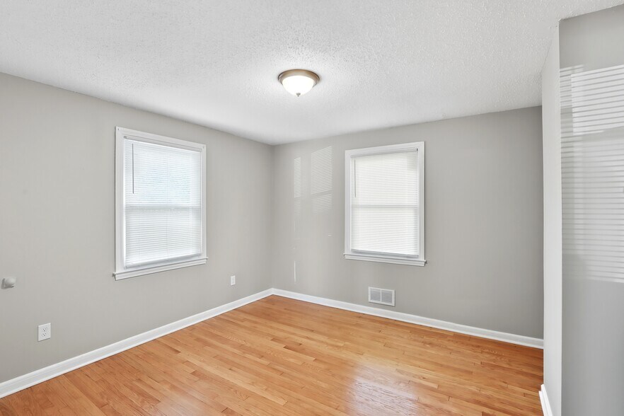 Building Photo - 4924 Frankford Ave
