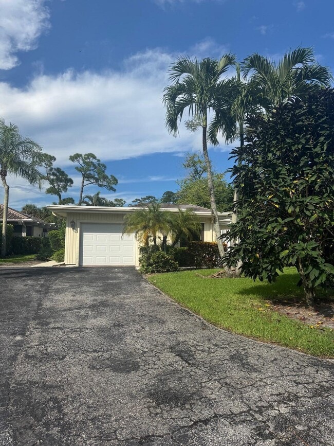Primary Photo - 13174 Eastpointe Way