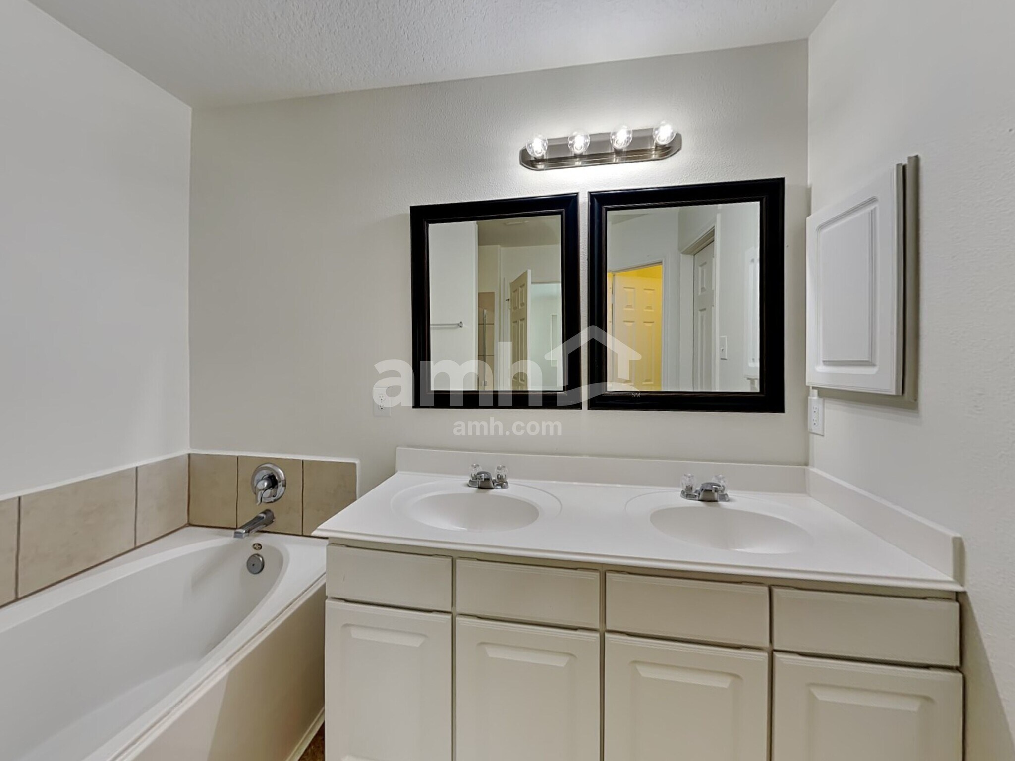 Building Photo - 16823 Accolade Way