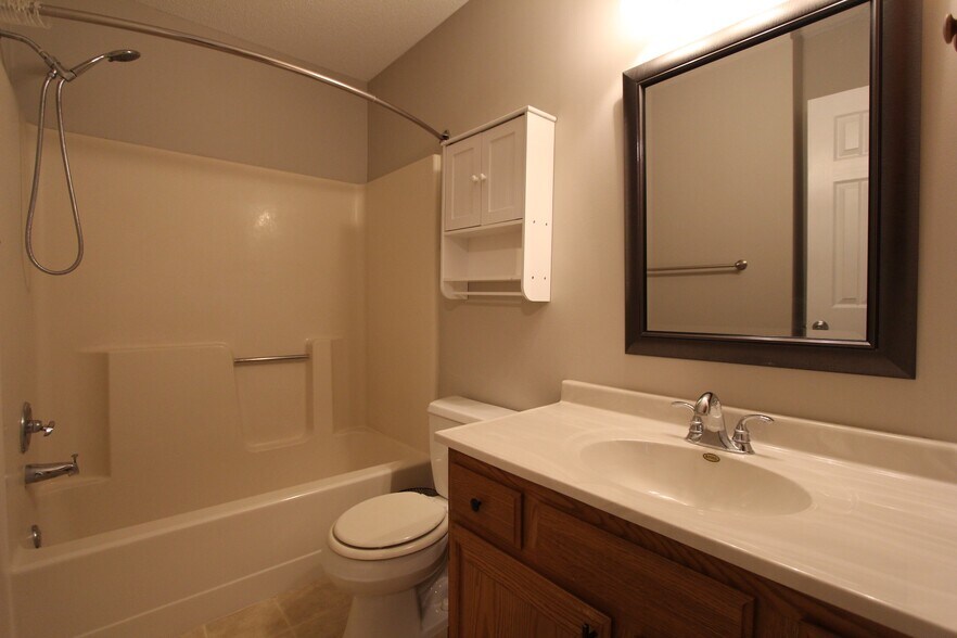 Building Photo - 15858 Griffon Path