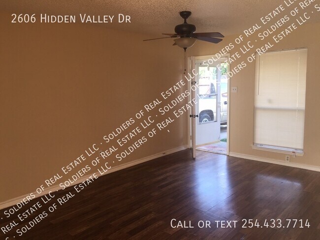 Building Photo - 2606 Hidden Valley Dr