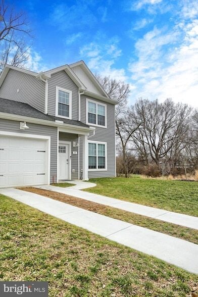 Building Photo - 30 Parkview Dr