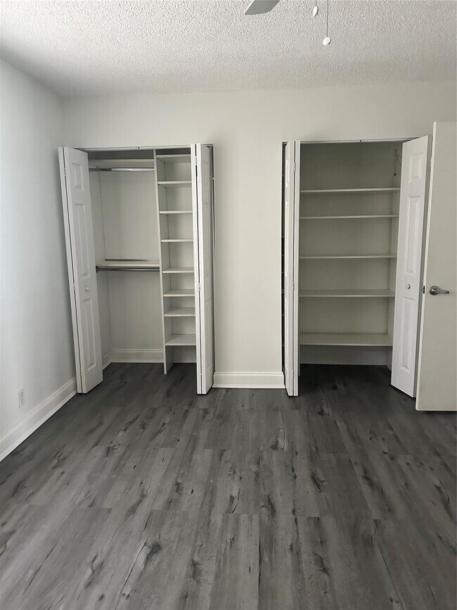 Building Photo - 401 SW 86th Ave