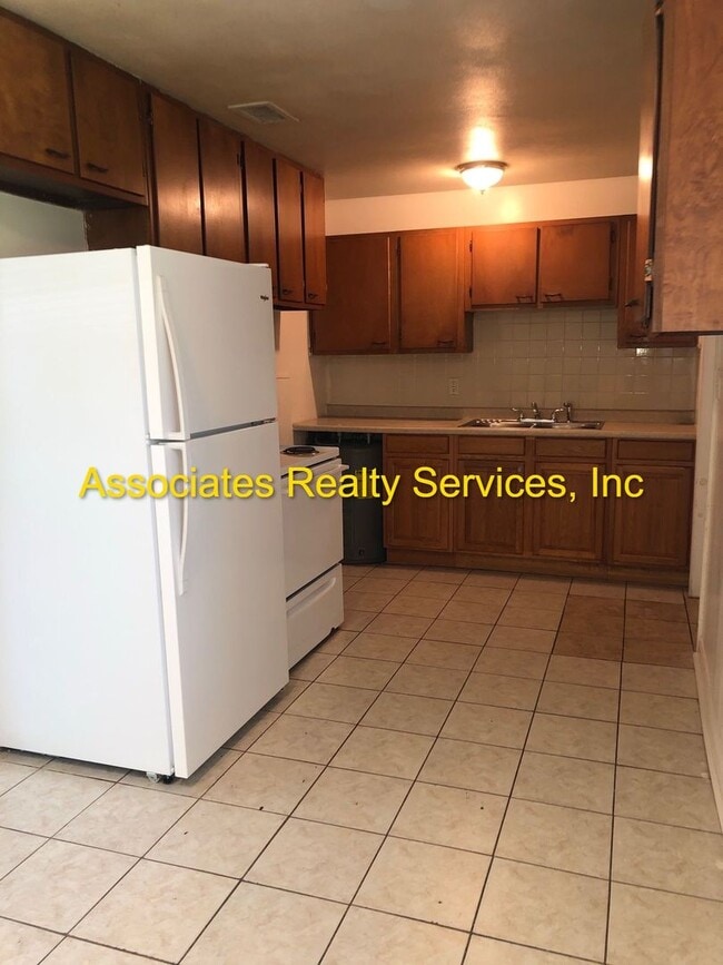 Building Photo - West Park Home