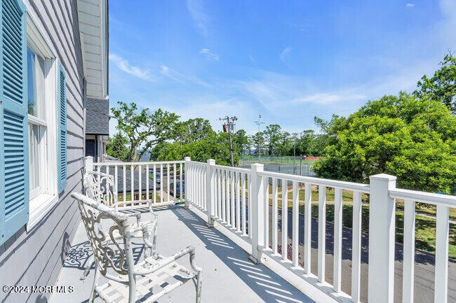 Building Photo - 30 Cedar St