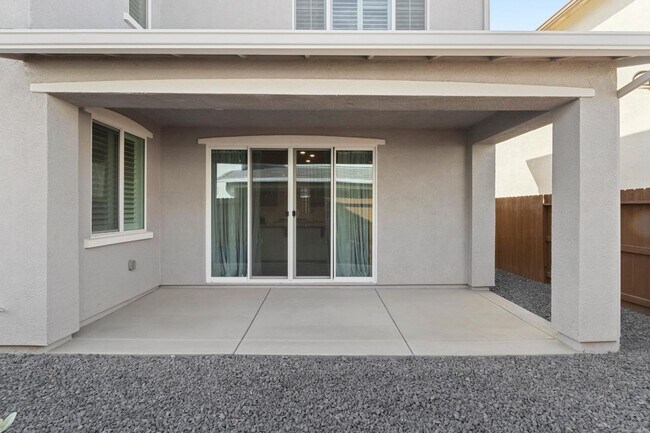 Building Photo - AVAILABLE 08/01/2026 3 YEARS NEW, BUILT BY LENNAR HOMES, 4 BED, 3 BATH, 2 CAR GARAGE