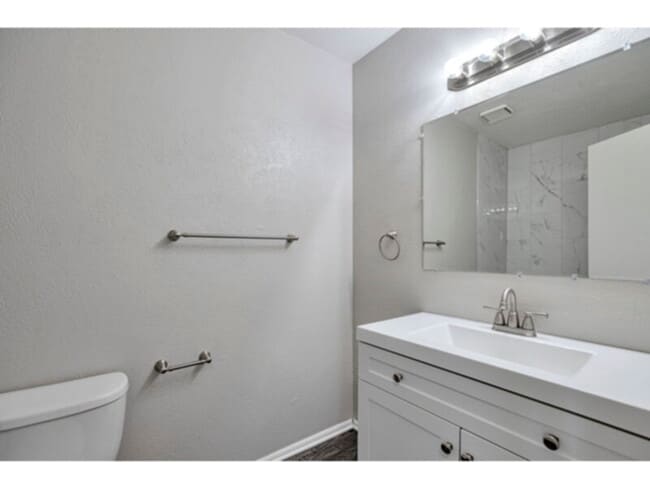 Building Photo - 3930 W Walsh Pl